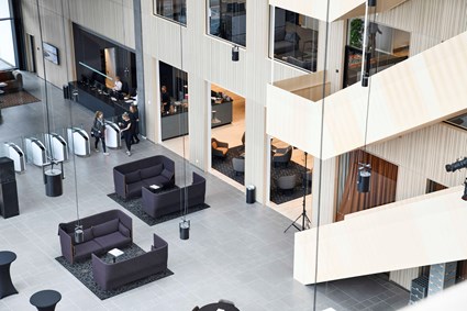 udsigt-ned-mod-atrium-sweco-københavn-denmark