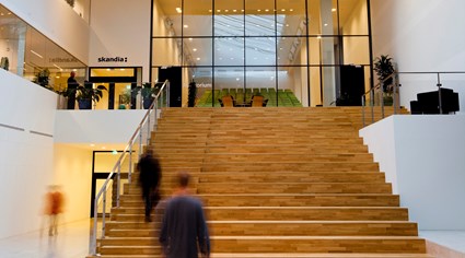 Åben og lys foyer i Neroport