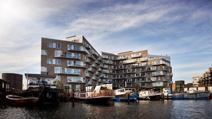 Skibbroen-boliger-og-havn-københavn-danmark